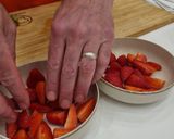 Marcipános sült eper, eper gratin recept fázis 2 fotója