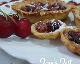 A picture of step 5 of Cherry Tarts.