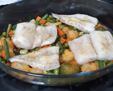 Foto del paso 3 de la receta: Pescadilla al horno con verduras