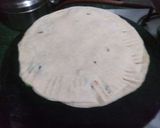 A picture of step 4 of Spring Onion + spring garlic parantha.