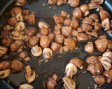 Foto del paso 3 de la receta: Hongos cremini salteados