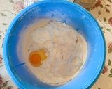Medvehagymával megbolondított sajtkrémmel töltött kifli recept fázis 3 fotója