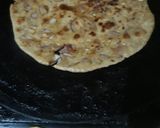 A picture of step 5 of Onion paratha.