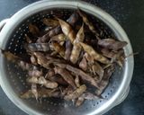 A picture of step 2 of Boiled Pigeonpea seedpods (Turichya Shenga).