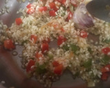 Foto del paso 5 de la receta: Arroz con longanizas y verduras 🍅 🫑 🧅