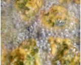 A picture of step 2 of Fenugreek-Spinach Pakoras.
