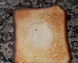 Foto del paso 1 de la receta: Tostada con huevo poche
