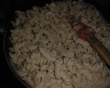 A picture of step 4 of White sauce pasta.