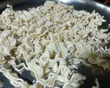 મગ મેગી (Mug Maggi Recipe In Gujarati) રેસીપી સ્ટેપ2ફોટો