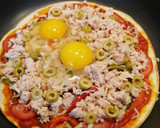 Foto del paso 6 de la receta: Pizza de atún y huevo en sartén