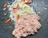Foto langkah ke 3 dari resep Tumis Ayam Labu Siam.