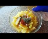 صورة لخطوة 3 من وصفة ودجز البطاطا بتتبيلة بهارات شهية 🍟