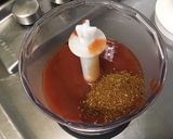 Une image de l'étape 3 de Marinade fruitée au soja, miel, tomate et épices.