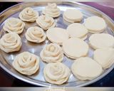 صورة لخطوة 1 من وصفة حلى الورود  المعسلة - Sweet Rose Flower
