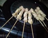 Foto langkah ke 3 dari resep Sate sosis bakso simpel.