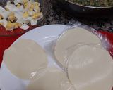 Foto del paso 5 de la receta: Empanadas de espinaca, también de humita...super fáciles 😋