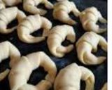 Foto del paso 6 de la receta: Medialuna de manteca riquísima 🤤