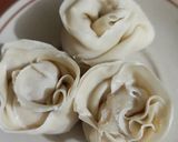 Foto langkah ke 4 dari resep Gyoza mawar ala Raditya.