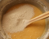 Foto del paso 1 de la receta: Bizcocho marmolado de cacao y vainilla al whisky