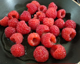 Foto del paso 1 de la receta: 175.🍓Sangre comestible de frambuesa y granadina
