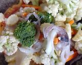 Foto langkah ke 2 dari resep Capcay Seafood Satset.