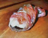 Foto del passaggio 3 della ricetta Datteri e prugne con pancetta e robiola