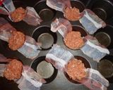 Baconbe göngyölt fasírt főtt tojással töltve recept fázis 4 fotója