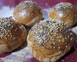 Foto del paso 5 de la receta: Pan de hamburguesa con semillas de sésamo y amapola