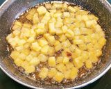 Foto del paso 4 de la receta: Confit de Pato, con Chalotas y Peras caramelizadas