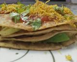 A picture of step 2 of Roti sandwich.