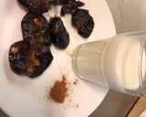 A picture of step 2 of Dates Cinnamon Shake.