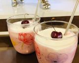 عکس مرحله 2 از دستور میلک شیک گیلاس