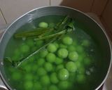 Foto langkah ke 3 dari resep Bubur Candil pandan ubi putih.