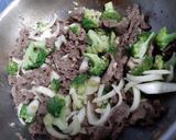 Foto langkah ke 5 dari resep Tumis Daging Brokoli.