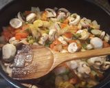 Foto del paso 4 de la receta: Guiso de hongos, acelgas y poblanos