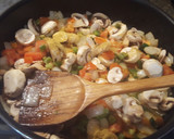 Foto del paso 4 de la receta: Guiso de hongos, acelgas y poblanos