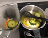 Foto del paso 2 de la receta: Crema de calabacín, puerro y boniato