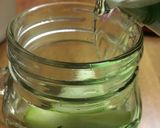 Gambar langkah 3 resipi Air Detox Epal Hijau.