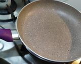 सुजी बनाना अंड सुकामेवा पॅनकेक (Suji banana egg dryfruits pancake recipe in marathi) रेसिपी स्टेप 3 फोटो 
