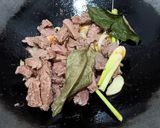 Foto langkah ke 1 dari resep Semur Daging Kentang.