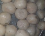 Foto langkah ke 4 dari resep Cilok isi sosis pedas.