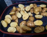 Foto langkah ke 4 dari resep Baby Potato panggang.