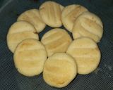 A picture of step 7 of Crispy biscuits 🫓 🫓 without oven.