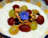Hình bước làm 1 của món Granola sữa chua nho