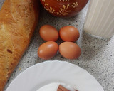 Foto del paso 1 de la receta: Torrijas sobre leche infusionada con canela