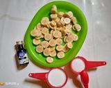 A picture of step 1 of Banana smoothie.