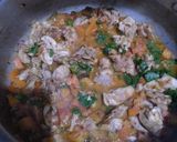 A picture of step 2 of Chicken khaoosay.