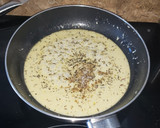 Foto del paso 2 de la receta: Salsa de queso azul y tomillo
