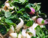 A picture of step 1 of Oyster mushroom murungai soup.