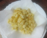 Foto del paso 1 de la receta: Zócalo de pisto con huevo frito y papas fritas al ajillo